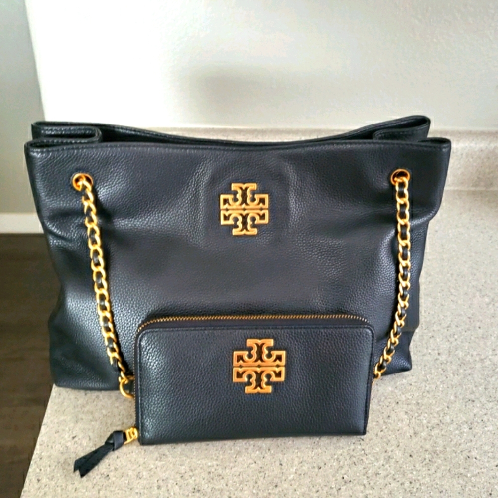 Tory Burch Tote purse and wallet